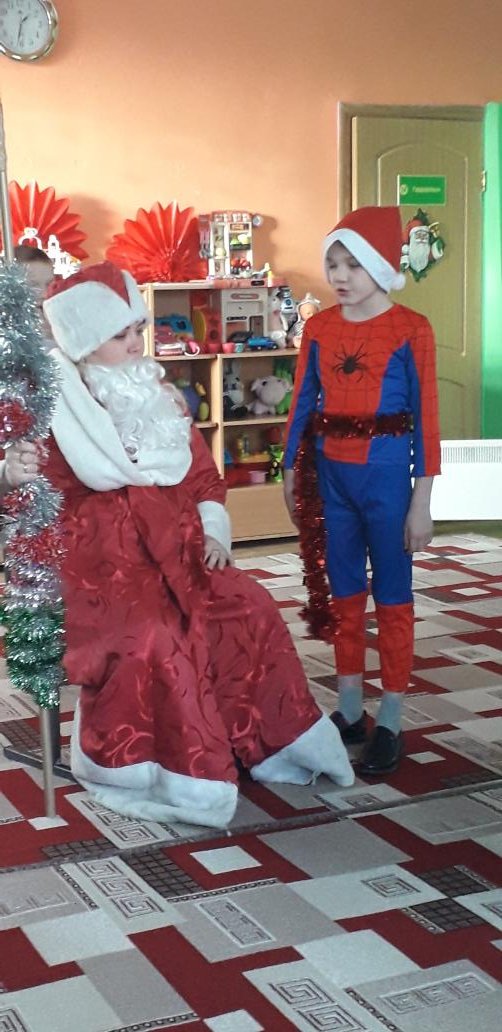 srcng20's tweet image. #mspno Одна из обязательных традиций Нового года — чтение стихов Деду Морозу!