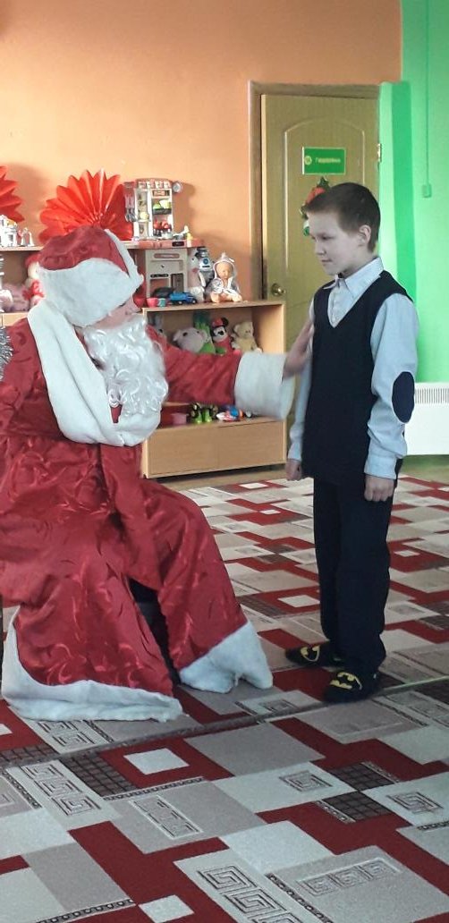 srcng20's tweet image. #mspno Одна из обязательных традиций Нового года — чтение стихов Деду Морозу!