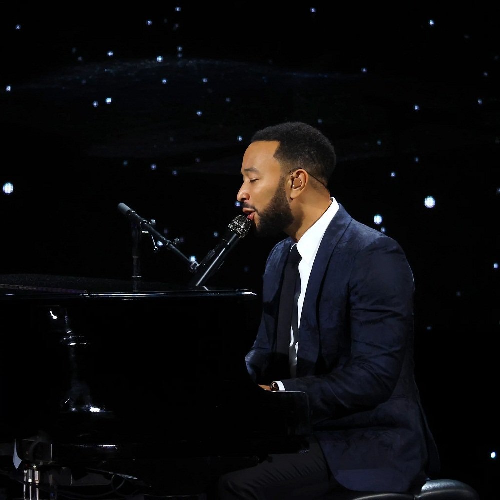EGOT winner, John Legend, turns 43 today! Happy birthday! 