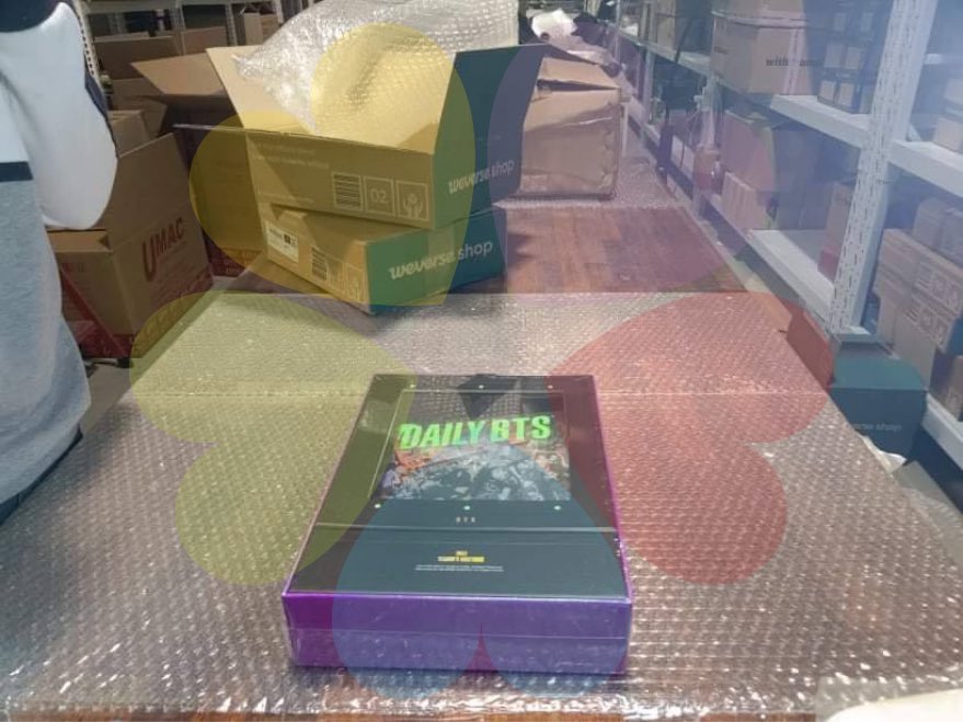 fifthloveph's tweet photo. bts sg 2022 for tingi arrived in our kr add!

#5thupdates https://t.co/mTB1FwGeGs