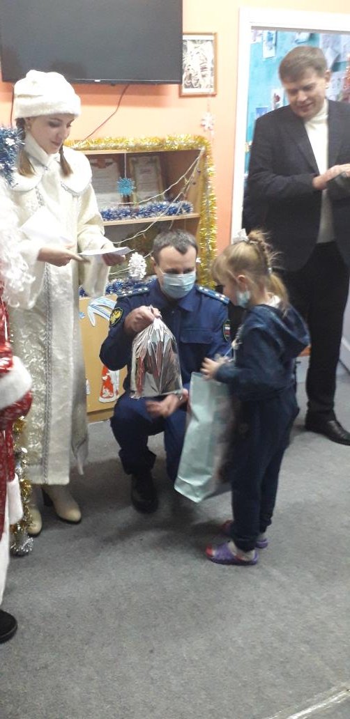 srcng20's tweet image. #mspno  Новогоднее чудо: "Елка желаний" исполняет мечты детей. 
Выражаем огромную благодарность Администрации Краснооктябрьского района, МБУК " ИКЦ Краснооктябрьского райна". 
Своим вниманием и заботой о детях Вам удалось создать атмосферу сказочного праздника.