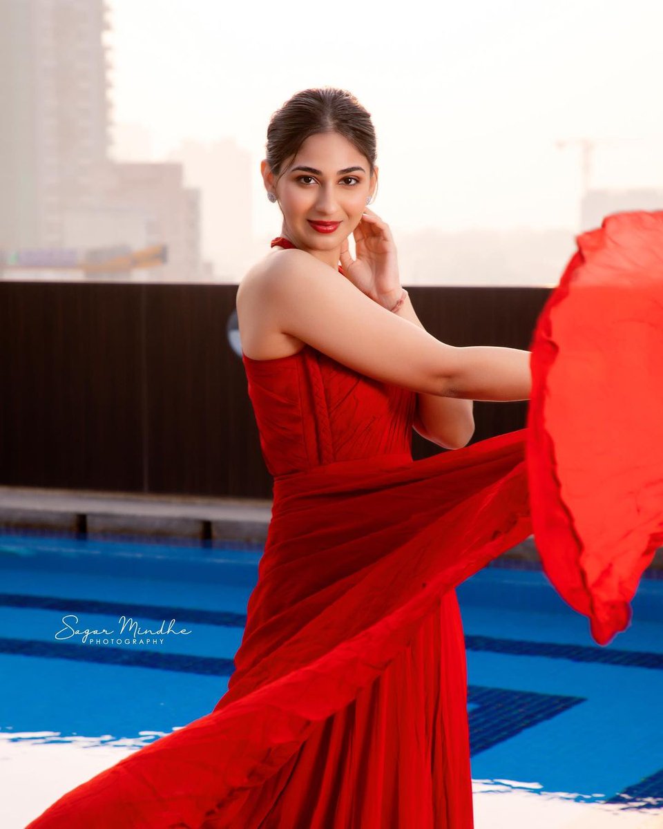 Mariamf_16's tweet photo. Fine Wine 🍷

#VidhiPandya #KasmeVaade 
#Vidhians #BiggBoss15 https://t.co/ae8LT71iOe
