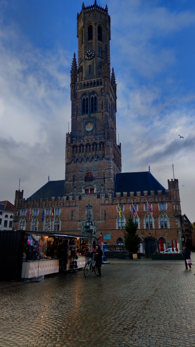 tour20194's tweet photo. برج الساعه في ساحة السوق الكبير في بروج البلجيكيه 🇧🇪
.
ِ.
من رحلتي. الى بلجيكا 🇧🇪
.
.
تفاصيل اكثر في الهايلات على الانستجرام
رابط الانستجرام على البايو
@tour.2019 
 #غنت #بلجيكا #بروج #بروكسل #تابعني https://t.co/u7WPT2giAJ