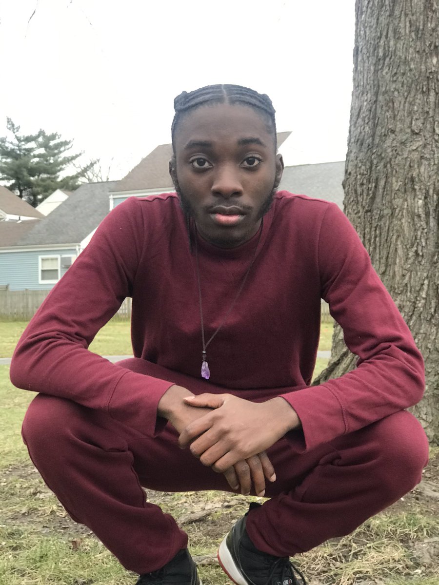 veezygod's tweet photo. Happy 17th Birthday To Me. A Soul Warrior🤴🏿👨🏿‍🎤🎉😇💜🌍☀️🎱. https://t.co/JwhP0BJ1S6