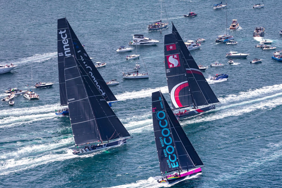 Update: #scallywagHK remains in the running for line honours as the leading boats in the #RolexSydneyHobart race approach the finish line. After leading the fleet of 88 boats at the start, Scallywag overcame a broken sail to remain in contention. Go Scallywag!💪💪 #brandhongkong https://t.co/l7Iuws6XqV