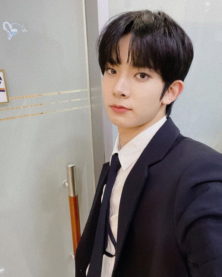 sushistarx's tweet photo. — #HeeJake Filo au wherein

Yuri (lhs) liked Tristan (SJ) for a long time but Tristan liked Yuri's brother. https://t.co/iGge3mQ8Hm