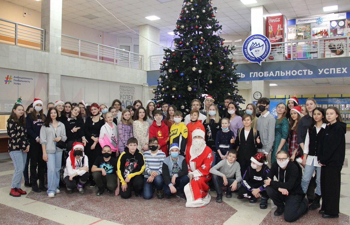 rector_asu's tweet photo. Центр ДНК АлтГУ @altsu_official организовал для барнаульских школьников «Новогоднюю коллаборацию»: https://t.co/Cg4cfCjdzn https://t.co/gr2O1hNXCb