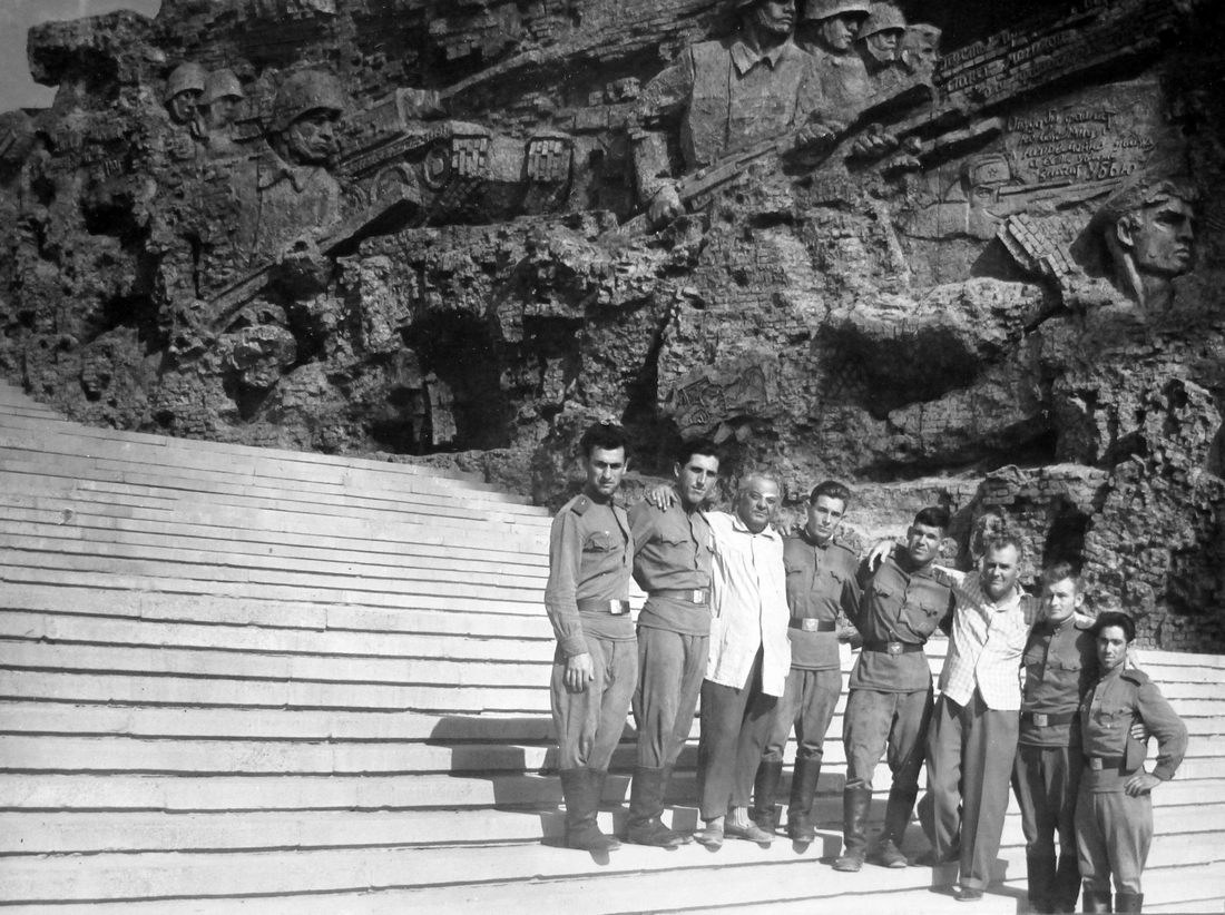 28 декабря исполняется 113 лет со дня рождения Героя Социалистического труда, Народного художника СССР, лауреата многих премий Евгения Викторовича Вучетича.
#главныймузейволгограда
#музейпанорамасталинградскаябитва
#вечетич
#родинаматьзовет
#мамаевкурган