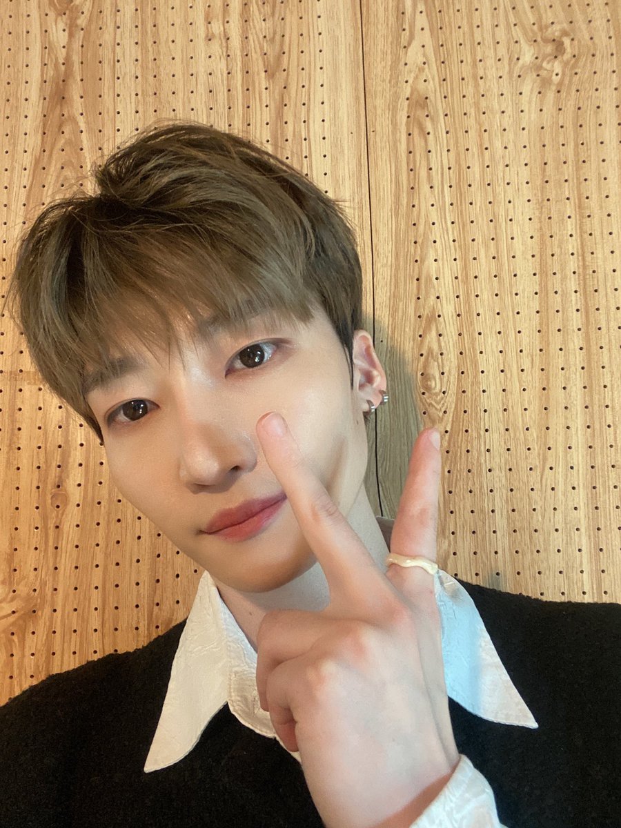 Blacklevel_twt's tweet photo. [#유인]

올해 마지막 무대까지 함께 해줘서 고마워요🥰
든든한 서포트까지 너무너무 행복했다🖤

#블랙레벨 #BLACK_LEVEL
#UIN #KSTAGE https://t.co/mvlGuV2TC7