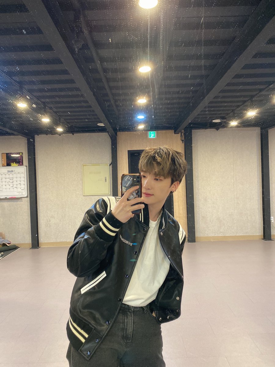 Blacklevel_twt's tweet photo. [#유인]

올해 마지막 무대까지 함께 해줘서 고마워요🥰
든든한 서포트까지 너무너무 행복했다🖤

#블랙레벨 #BLACK_LEVEL
#UIN #KSTAGE https://t.co/mvlGuV2TC7