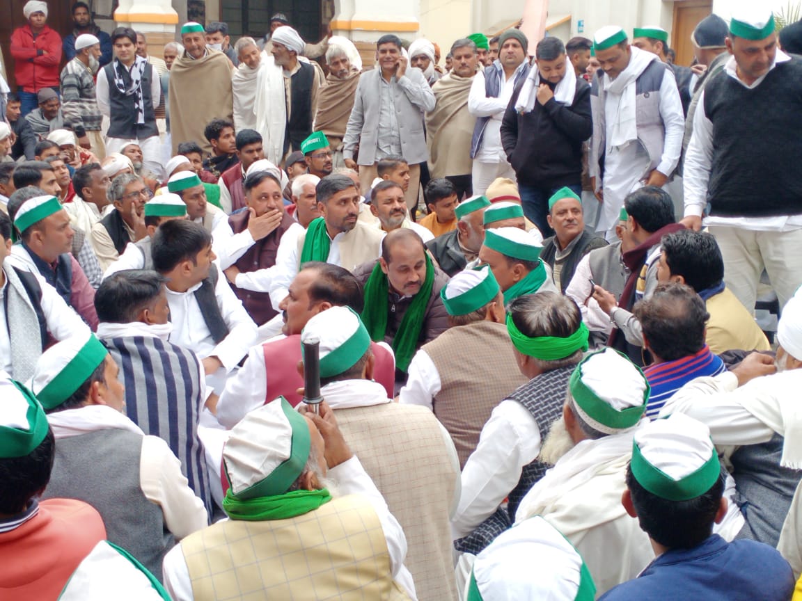 OfficialBKU's tweet photo. मुजफ्फरनगर में भाकियू का धरना प्रदर्शन ।
#FarmersProtest https://t.co/78KugG5RaK