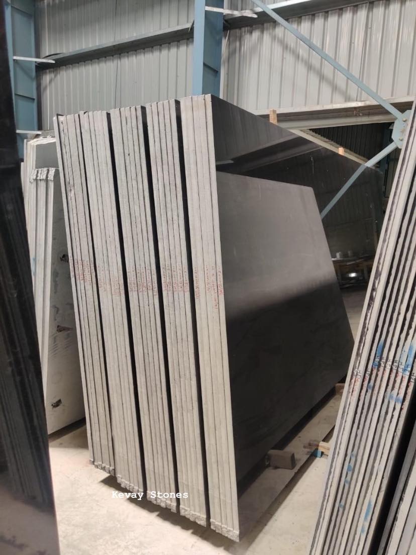 Absolute black granite Gangsaw 2 cm &amp; 3 cm 
Available in stock 
#absoluteblack #kevaystones #blackgranite #blackgranimarmo #granite #graniteslabs #sindhoriredgranite #granito