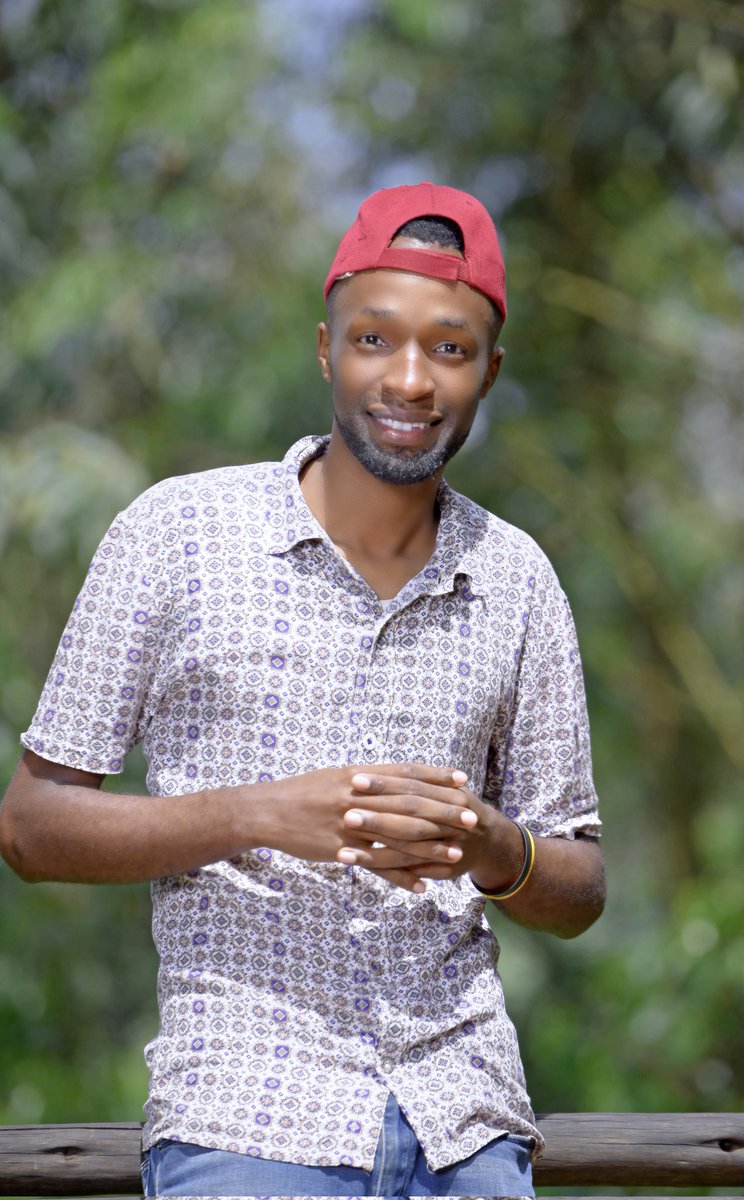 ElijahMugyenyi's tweet photo. BEES π don't waste their time trying to convince HOUSEFLIES πͺ° that HONEY π― is sweeter than the 'things' π© HOUSEFLIES eat.
#Embabazi https://t.co/KCQQ5qWtkK