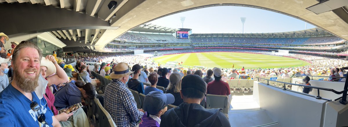 walmeister's tweet photo. Grateful the cricket’s back. #grateful365 #photoADay #wal365 #cricket #ashes #testCricket @sboland24 #cricketAustralia @MCG. 362/365 https://t.co/LwZSpQLFzW