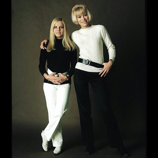 SchnockRevue's tweet photo. Bonjour les Schnocks...
(France Gall &amp; Mireille Darc, 1967)
#francegall #mireilledarc #schnock https://t.co/OTb6a70GFH