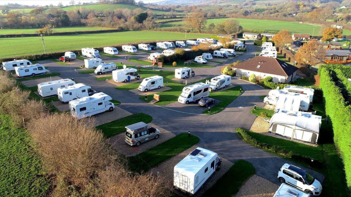 TranquilTouring's tweet photo. 🤩  Wells Touring Park is open all winter! With50+ hardstanding pitches it's👌 for your #UKholiday in Somerset any time of year. 

🚶‍♀️ Walk to Wells
👫 Adult only
🐾 Dog friendly
🍹 Café bar + shop
🏡 Lodges to rent/buy
🏚 Cottages to rent

https://t.co/Tb9BiRDO8W
#caravan https://t.co/BDSEt2oclH