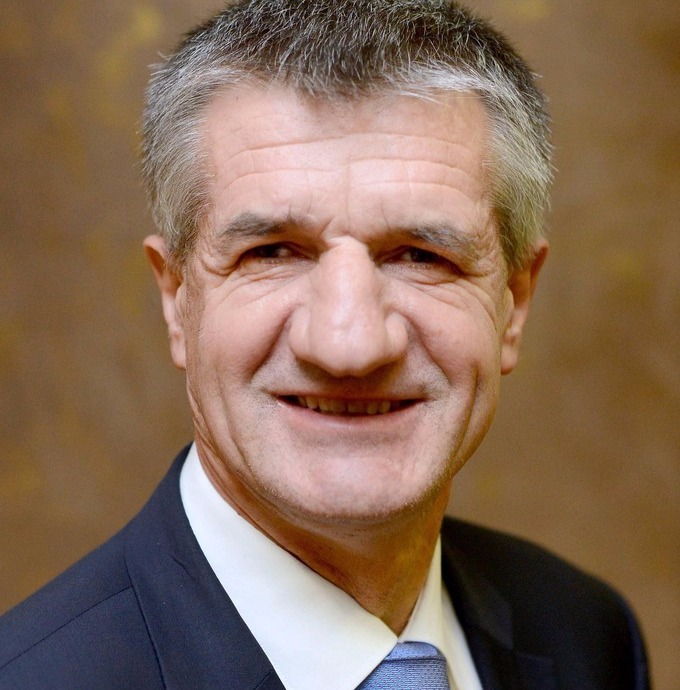 EdmondAdam1's tweet image. #cnews  #castex annonce que pour retourner à l'école, il faudra #2tests a qques jours d'intervalle...
Ils organisent le #GrandRemplacement en créant le morphotype Lassalle 😂😂😂
Ils ne sauront plus lire ou compter mais auront du pif😂😂😂