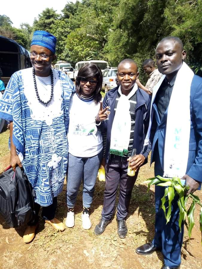 FloreMboussi's tweet photo. Nous continuerons à lutter pour un changement dans la paix, malgré les coups et les condamnations arbitraires.

#FreeAllPoliticalPrisoners 
#endanglophonecrisis https://t.co/5yS2bLisFs