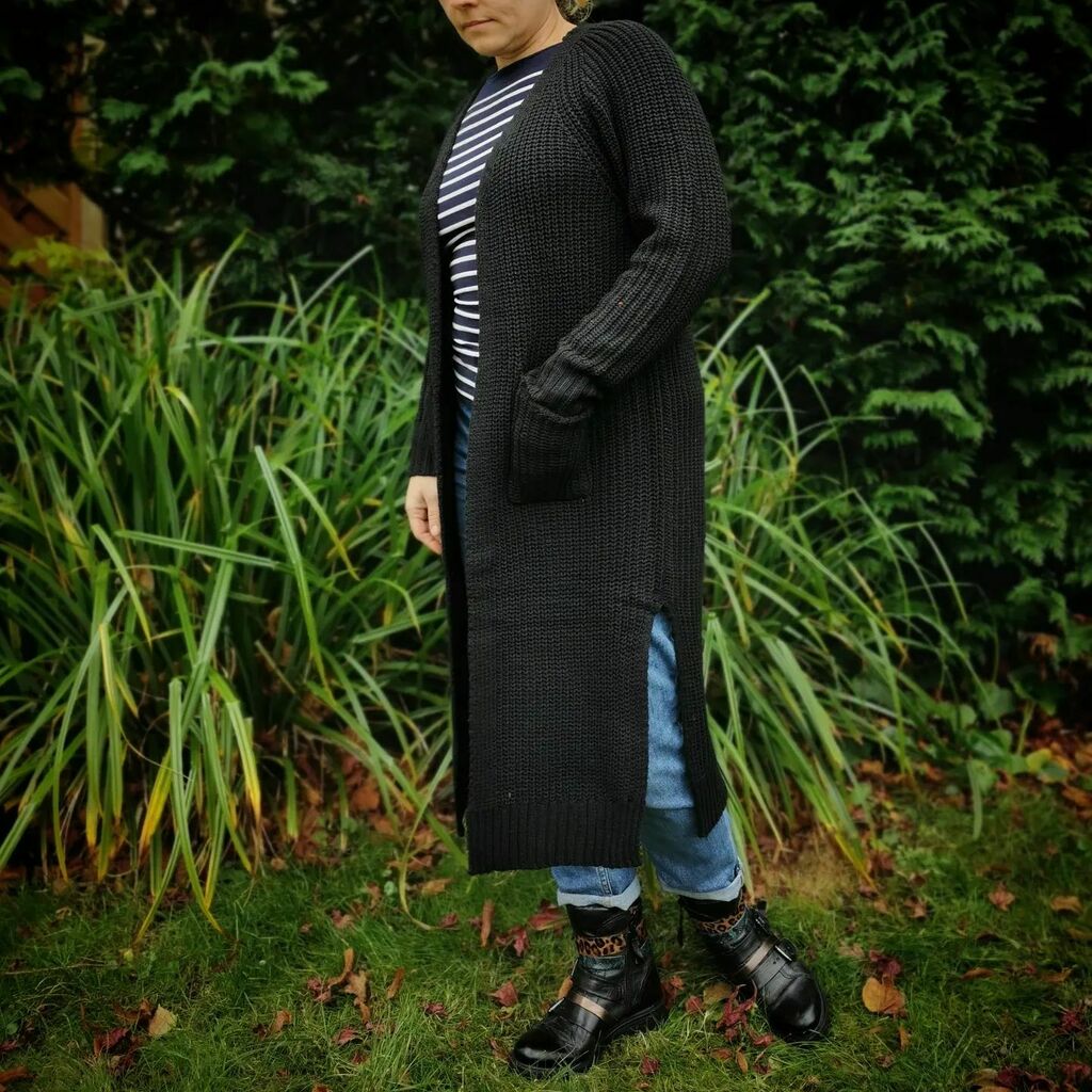 LiveLagom's tweet image. Cosy knitwear and comfy (stretchy) layers. Before Friday that kind of dressing fits the bill perfectly 😊
Happy lounging to you all 💖
.
.
.
#inbetweendays #loungestyle #knitwear #longcardigan #cardigan #lagom #livelagom instagr.am/p/CYBMdmCMwkb/