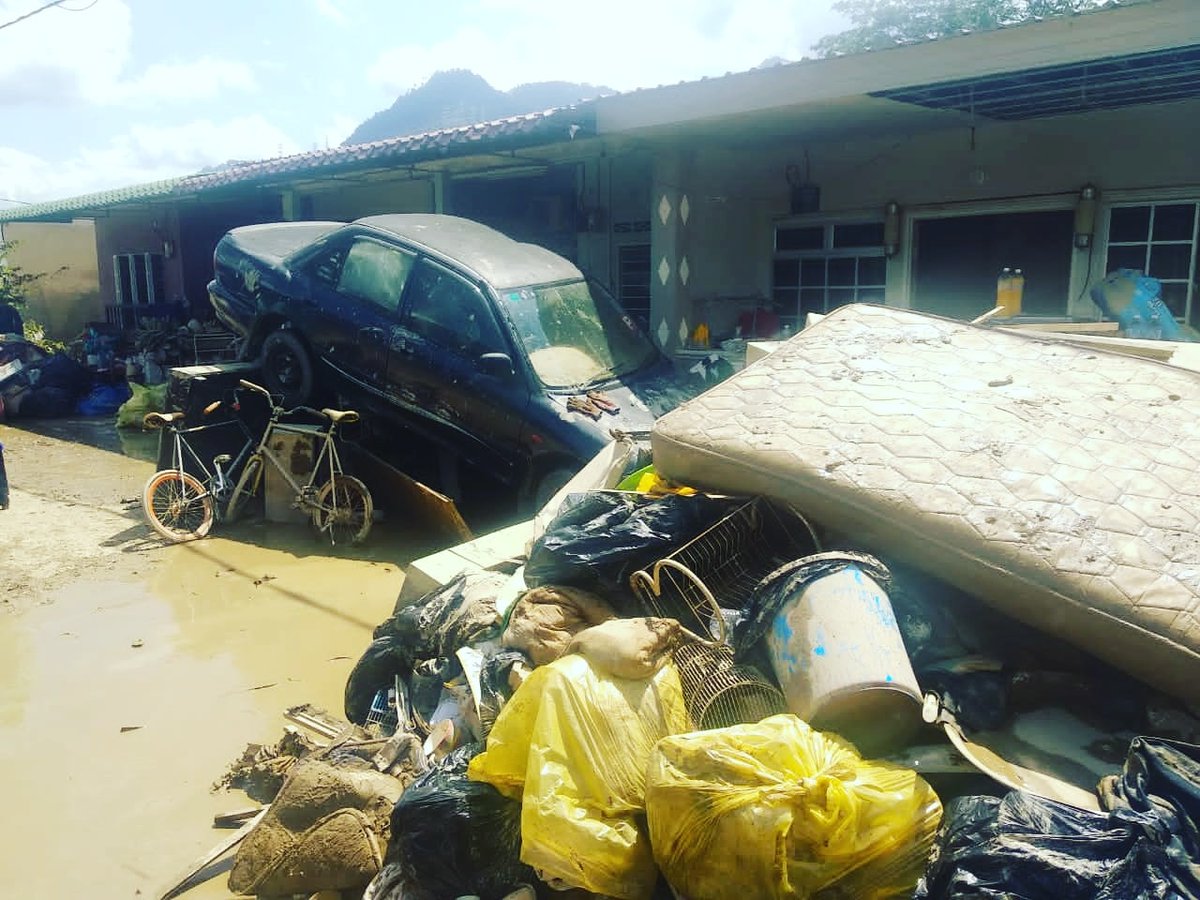 Misi Pasca Banjir RELA Malaysia ke Bentong, Pahang. 25 Dis 2021 #setiaberbakti <a href="/relamalaysia/">relamalaysia</a> <a href="/relapahang/">RELA Negeri Pahang</a> <a href="/KDNPUTRAJAYA/">KDN🇲🇾</a> <a href="/yahyakgc/">Yahya Sulaiman</a> <a href="/dhzhamzah/">Hamzah</a> <a href="/wandahlan/">Wan Ahmad Dahlan</a>