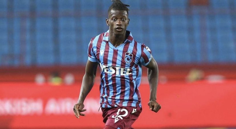 dilrubadurna61's tweet photo. Trabzonspor ’a kötü haber geldi Edgar’ın sağ diz ön çapraz bağlarında kopma ve iç yan bağlarında ikinci derece yırtık tespit edildi . Edgar en az 6 ay saharlarda uzak kalacak geçmiş olsun #edgarie https://t.co/DCknoBUo9V