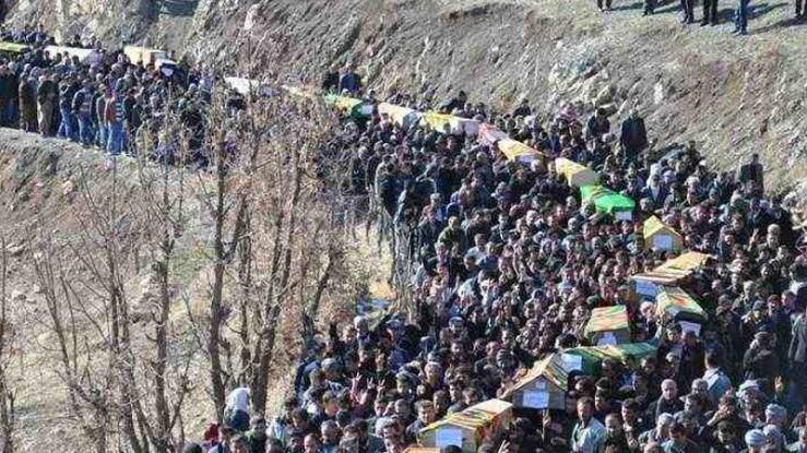 OhdVan's tweet image. Roboskî ji bîr nabe, 
Nayê ji bîr kirin, 
Em nahêlin bê ji bîr kirin! 

#Roboskî10SalDerbasBu
#Roboski10YılOldu