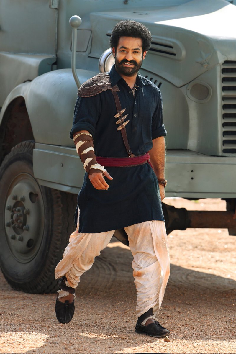 ashispandey1693's tweet photo. Bheem and RAM new look...🔥🔥😎
Day by day excitement level gone higher..
Can't wait to witness this big movie in theaters on #7thjan
#JrNTR #RamCharan #RRRonJan7th #RRRMoive #RRR https://t.co/9cIIiS8if3