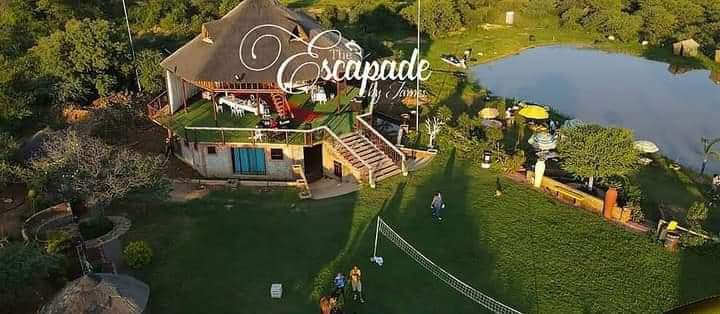 Shisha_BW's tweet image. The 2nd Jan 2022 #SundayUltimateChill at The Escapade by James.

Tlhatswa uniform eo!!!
#FirstAssembly
#HookahLifestyle