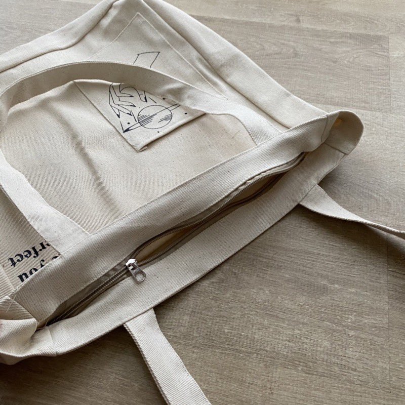 RacunCewekk's tweet photo. ✨Rekomendasi Tote Bag✨

A Thread https://t.co/uw2rAOXqG2