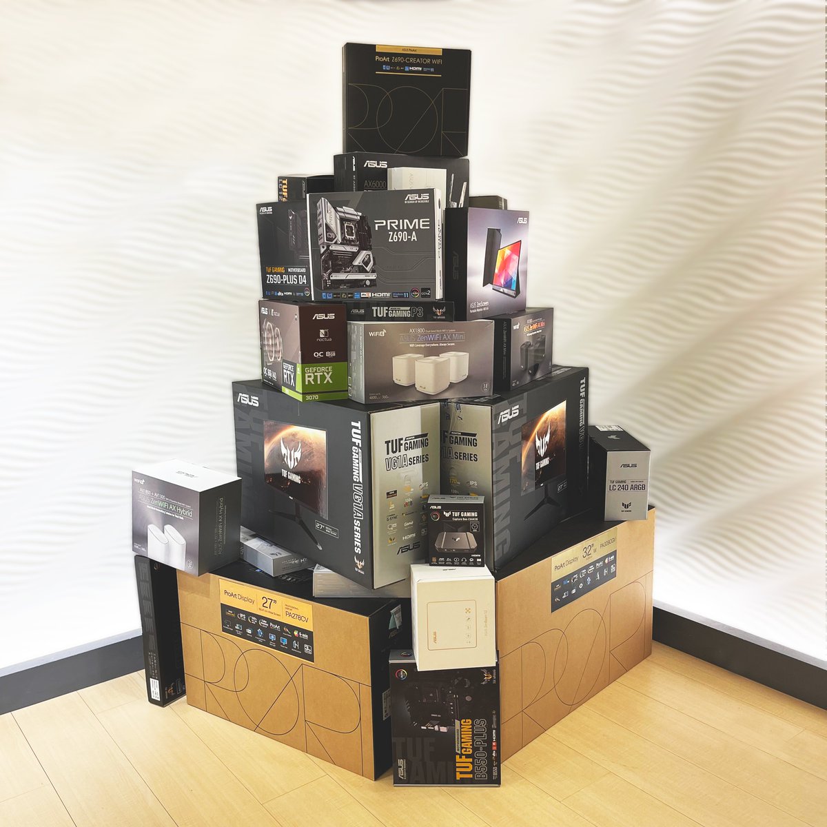 ASUSIndia's tweet photo. Now thaaatβs the holiday π¦πdecor I want at home!!
Shop your ASUS Gear @ https://t.co/3GNxLejmmW
#Gaming #ContentCreation #LearnAtHome #WorkAtHome #GameAtHome #PCDIY #GamingGear https://t.co/T6qvcdMtpD