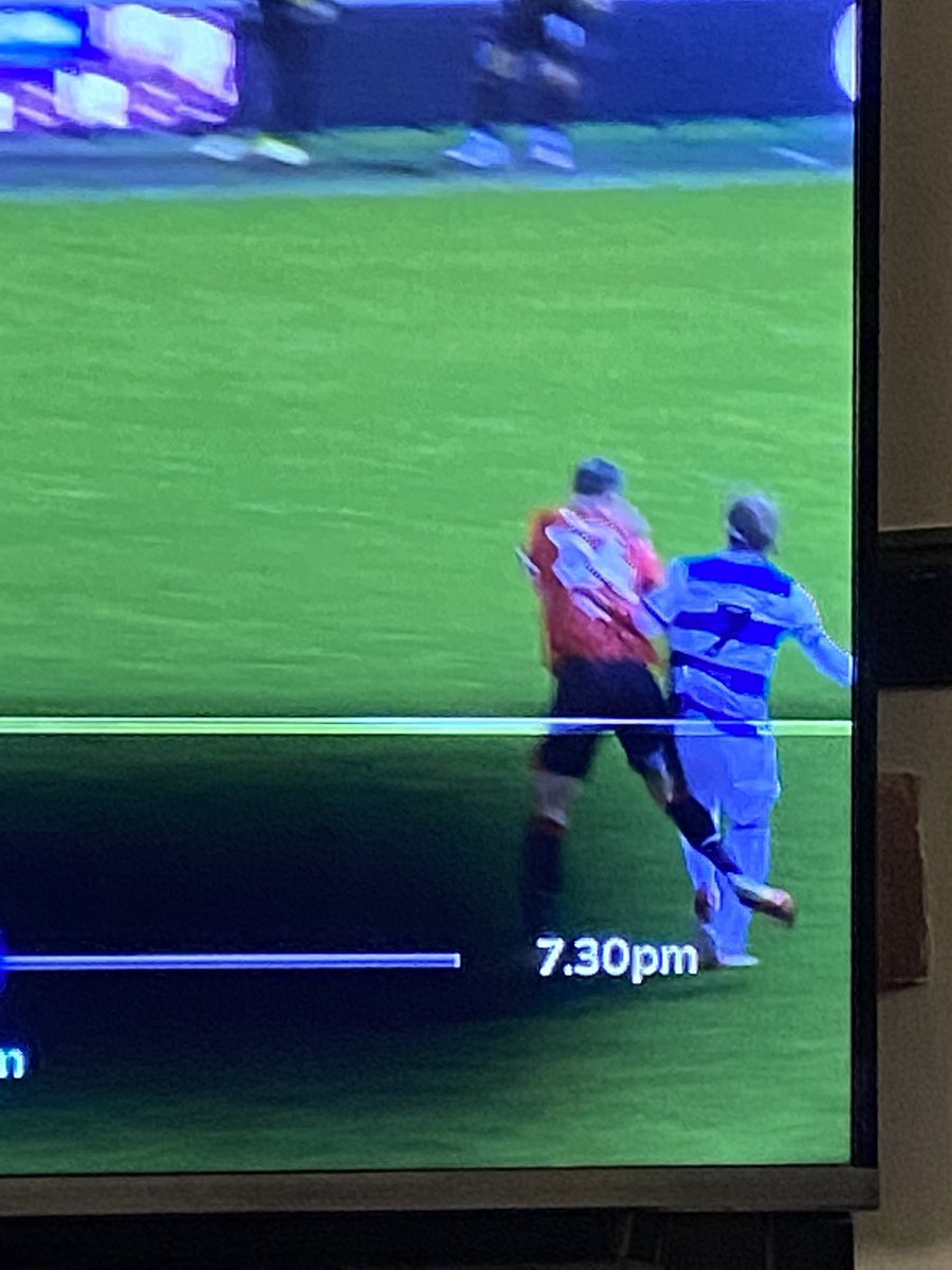 IsRedeyes's tweet photo. @secondtierpod So Cahill is all over and clatters Dykes and no free kick for QPR. Later Cahill throws his back leg into Johansen and completes a triple salko. Free kick to Bournemouth. Ladies and Gents. Keith Stroud! #cheat #worstreferee https://t.co/A4ba752ha2