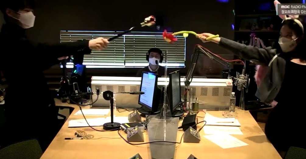 Junho ve seyoung beraberken yaş ortalamaları  3.5 tan 4 #TheRedSleeve