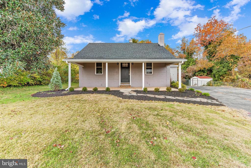 bigoleboy1's tweet photo. Imagine turning the key to open your beautiful new home. #beautifulhome #homesforsale  https://t.co/8U0cCgXxuF  [For sale] https://t.co/xPHlG3PM76