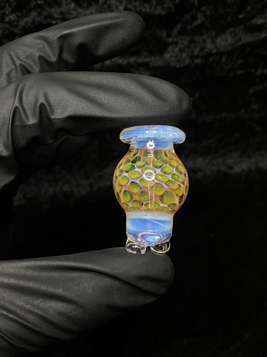 BensGlassArt's tweet image. Moonstone &amp;amp; gold fume dot directional bubble cap with a triangle opal made by homie Ray Mondy glass
$500 shipped in peli
Ships overnight, DM to dibs
#ballersonly