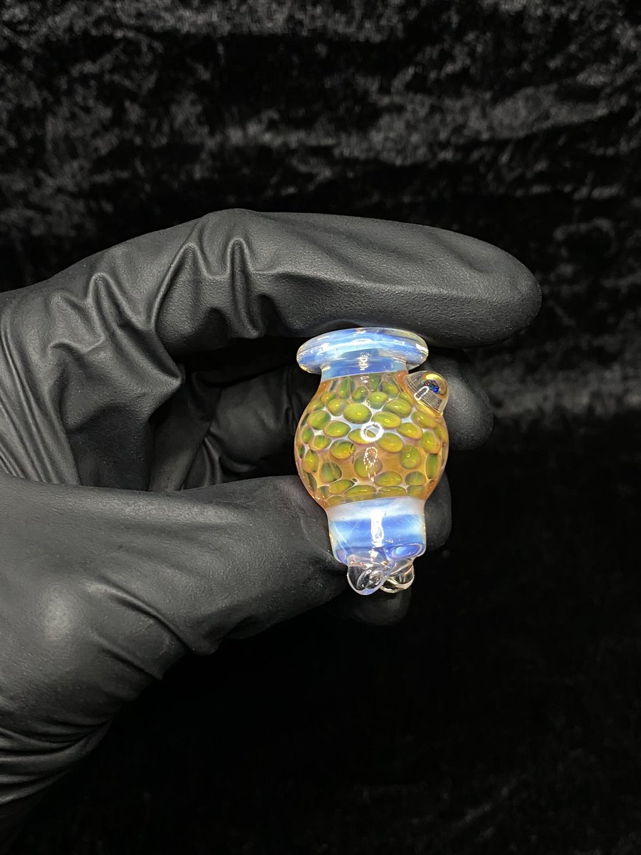 BensGlassArt's tweet image. Moonstone &amp;amp; gold fume dot directional bubble cap with a triangle opal made by homie Ray Mondy glass
$500 shipped in peli
Ships overnight, DM to dibs
#ballersonly