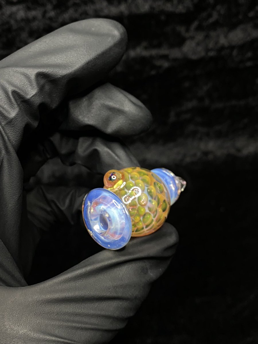 BensGlassArt's tweet image. Moonstone &amp;amp; gold fume dot directional bubble cap with a triangle opal made by homie Ray Mondy glass
$500 shipped in peli
Ships overnight, DM to dibs
#ballersonly