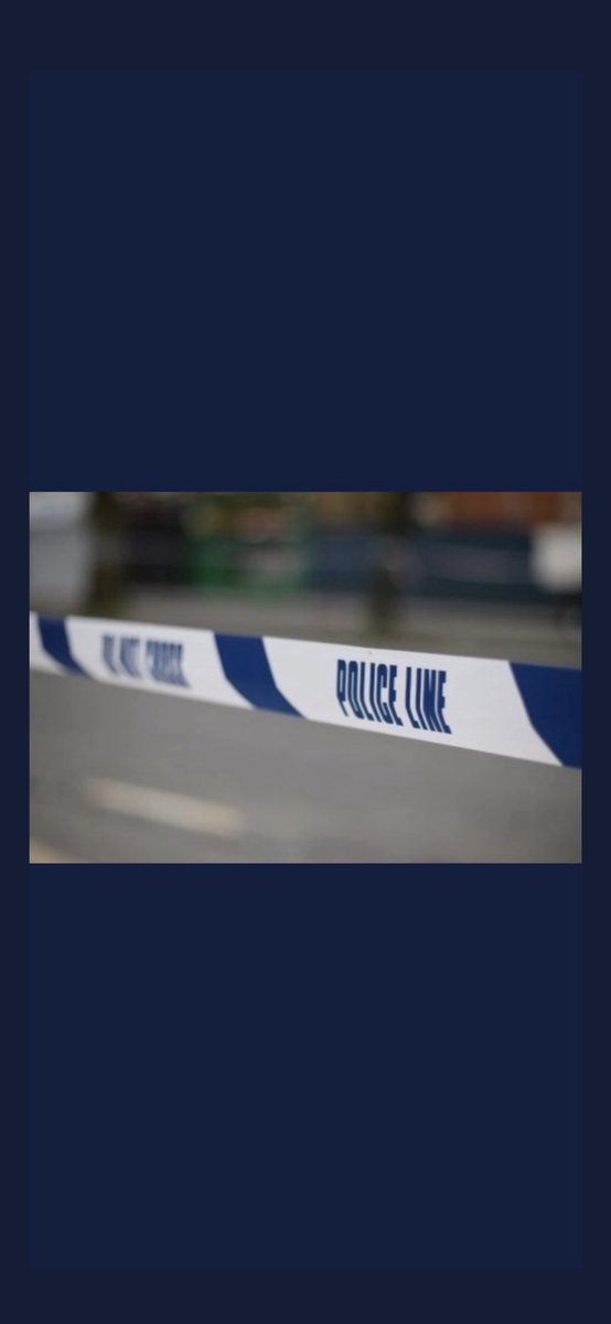 #TowerHamlets 
BREAKING: A 31-year-old woman has been arrested on suspicion of murder after a man aged 28 was stabbed to death in #Bow. 

Met Police say at 11:01am they were called to a residential address on William Whiffin Square, E3. 

The victim was pronounced dead at 11:48.