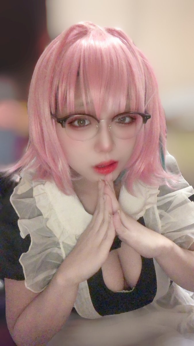 Siu002_'s tweet photo. 100億年ぶりにコスした❕ウィッグセットしてりあむやってなかったからそれっぽいメイド服捏造😷 https://t.co/66wiDbs3I5