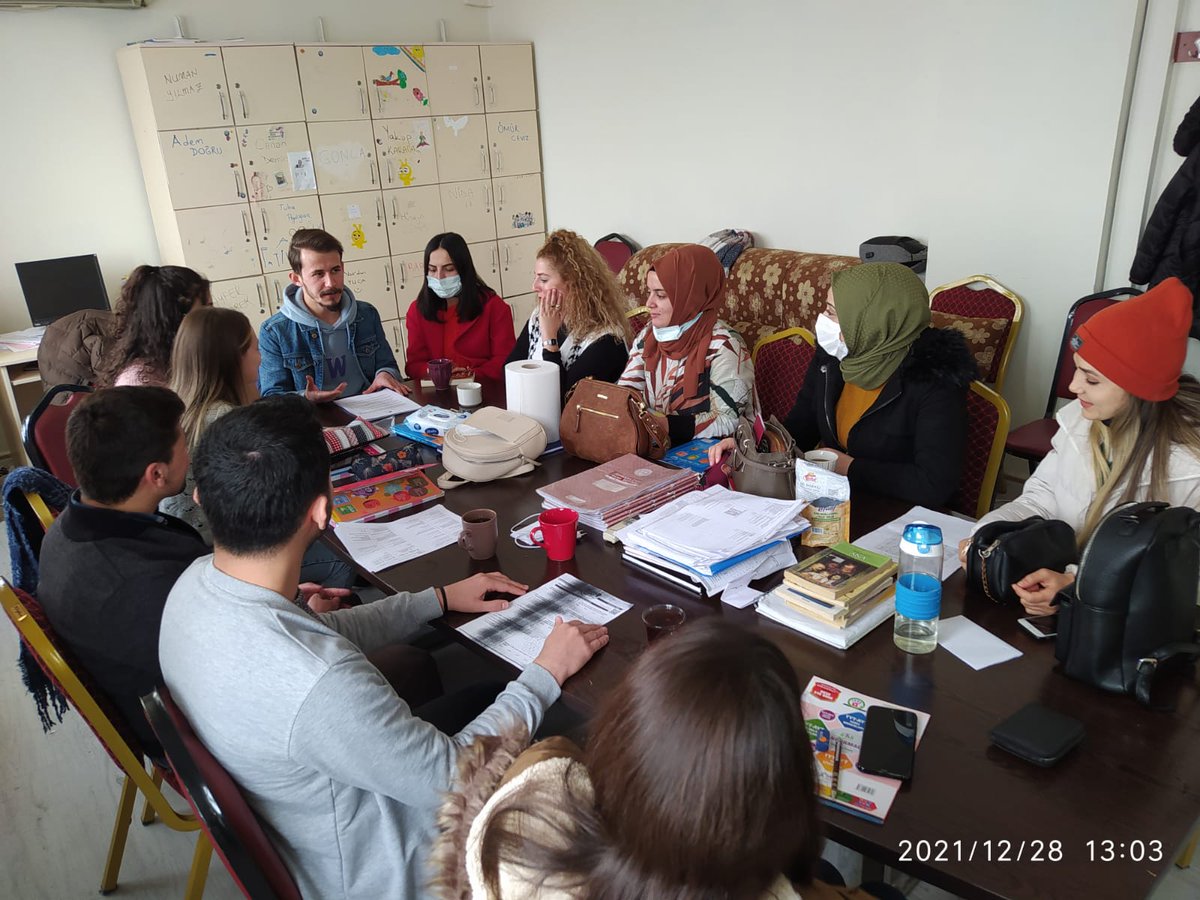 SadFincan's tweet photo. 2021-2022 Eğitim Öğretim yılı mevsimlik
tarım işçisi öğrencilerin eğitime erişimi için yapılacak çalışmalarla ilgili okulumuzda bilgilendirme toplantısı yapıldı.

@BirecikMem 
@sanliurfammem63 
@ErmanSHN80 
@SamtiKur https://t.co/lprf1SojcF