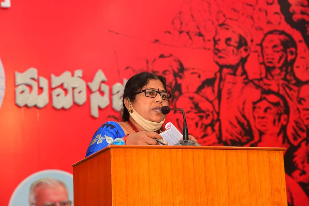 apcpim's tweet photo. రాష్ట్ర మహాసభ సందర్బంగా వేదికపై మాట్లాడుతున్న వివిధ జిల్లాల మహిళా ప్రతినిధులు...
#Cpim #CpimAp #CpimApConference #CpimAp26Conference #Tadepali #LeftAternative #Cpm #CpmAp https://t.co/MiBIiUBQdH