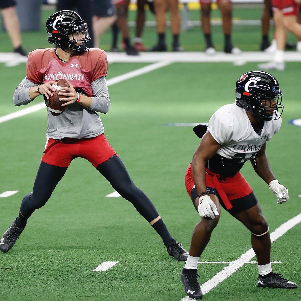 CottonBowlGame's tweet image. Back to business for game week. 🏈🤠 #LikeNoOther | #Bearcats