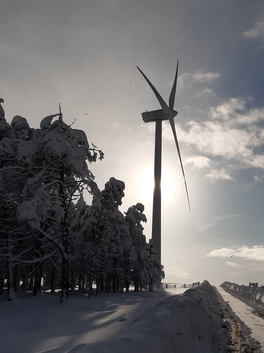 Snow + sun wind power =  😍 Pic taken from the La Bobia y San Isidro #windfarm in Asturias, Spain, by  Gil Fernández, wind farms manager in Asturias. Many thanks, Gil! #ClimateGramers
