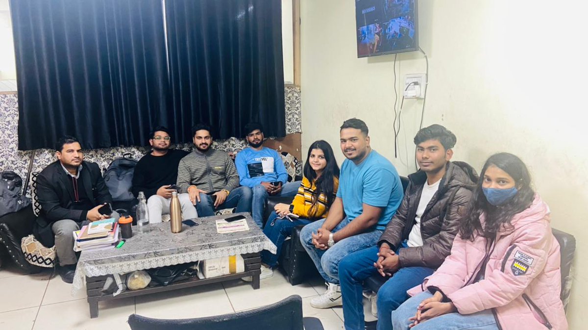 Burarilegalcell's tweet photo. कल  लीगल सेल बुराड़ी के अध्यक्ष श्री अजय राज सिंह जी की अध्यक्षता में लीगल सेल की बैठक हुई जिसमें सभी वार्ड अध्यक्षो से उनके वार्ड के कार्यो के बारे में जानकारी ली गई व प्रतेक वार्ड में सदस्य जोडने हेतु जानकारी दी गई और अनेक सुझाव दिये गए| https://t.co/9dvsZcgYtT