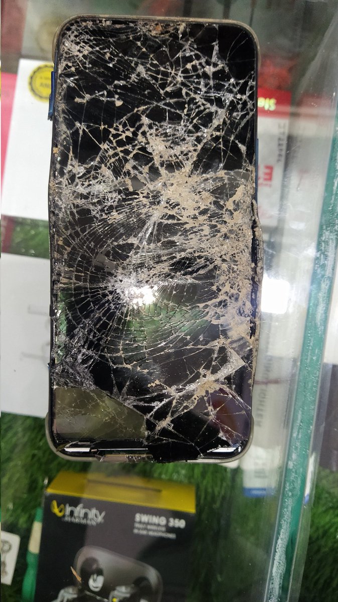 mdsam7620's tweet photo. Smartphone company must take precautionary steps to prevent further cases like this
Infinix Smart 5a Exploded during usage in Mandsaur (M.P.)
@InfinixIndia @infinix @TrakinTech @TechnicalGuruji @Techburner_slok @ManojSaru
#phoneblast #phoneexplode https://t.co/vT2Wkjz8XD