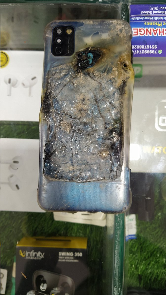 mdsam7620's tweet photo. Smartphone company must take precautionary steps to prevent further cases like this
Infinix Smart 5a Exploded during usage in Mandsaur (M.P.)
@InfinixIndia @infinix @TrakinTech @TechnicalGuruji @Techburner_slok @ManojSaru
#phoneblast #phoneexplode https://t.co/vT2Wkjz8XD