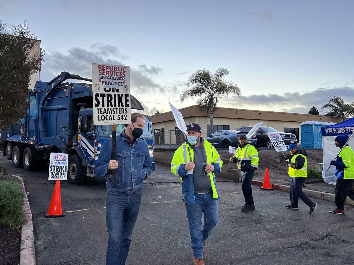 shaunmartinez's tweet photo. Cody @theguessworker from @SupLawsonRemer office walking the line this morning ✊#RepublicStrike @Teamsters #Local542 https://t.co/4SqFob95QD