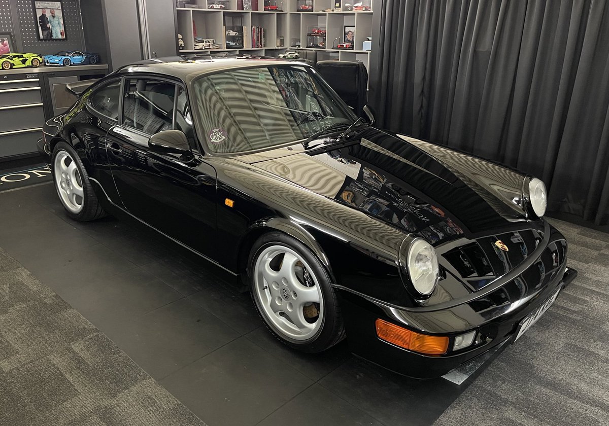 perfectionvalet's tweet image. I owe Richard and Emma Meaden a massive thanks for all their help over the last 20+ years. It was lovely to welcome them both to PVHQ when Rich picked up is 964RS after I gave it a spruce up. 
Couldn’t let him go without setting a benchmark time on the PV Sim. #pv2021