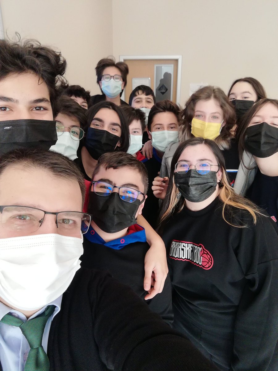 EmreNAN52294109's tweet photo. My sweeties and besties. Lovely 9 B Science
@BK_Canakkale
@highschool
#9thgrades https://t.co/UdQBlbOPka