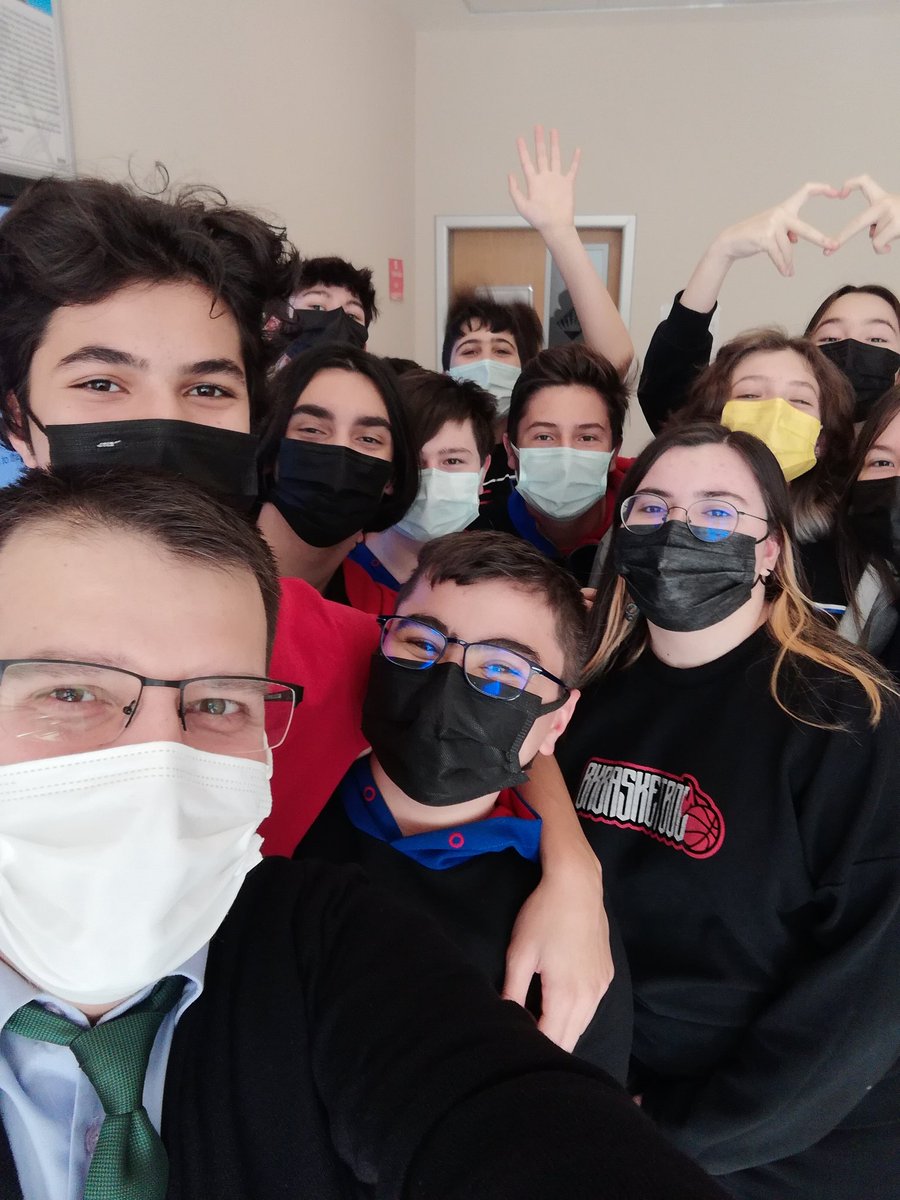 EmreNAN52294109's tweet photo. My sweeties and besties. Lovely 9 B Science
@BK_Canakkale
@highschool
#9thgrades https://t.co/UdQBlbOPka