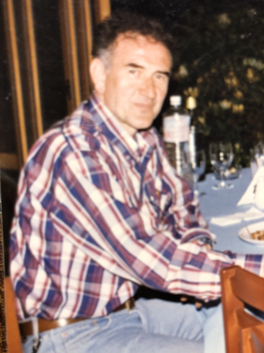 BadurSelim's tweet photo. DEMİR abimi kaybettik…tanıdığım en zarif insandı… bilime bakış, insanlara saygı ve sevgi konularında kendisinden cok şey öğrendim, öğrendik…gerçek bir “hoca” idi…..Abi, görüşmek üzere…yattığın yer incitmesin…. https://t.co/JnunZFQTXN